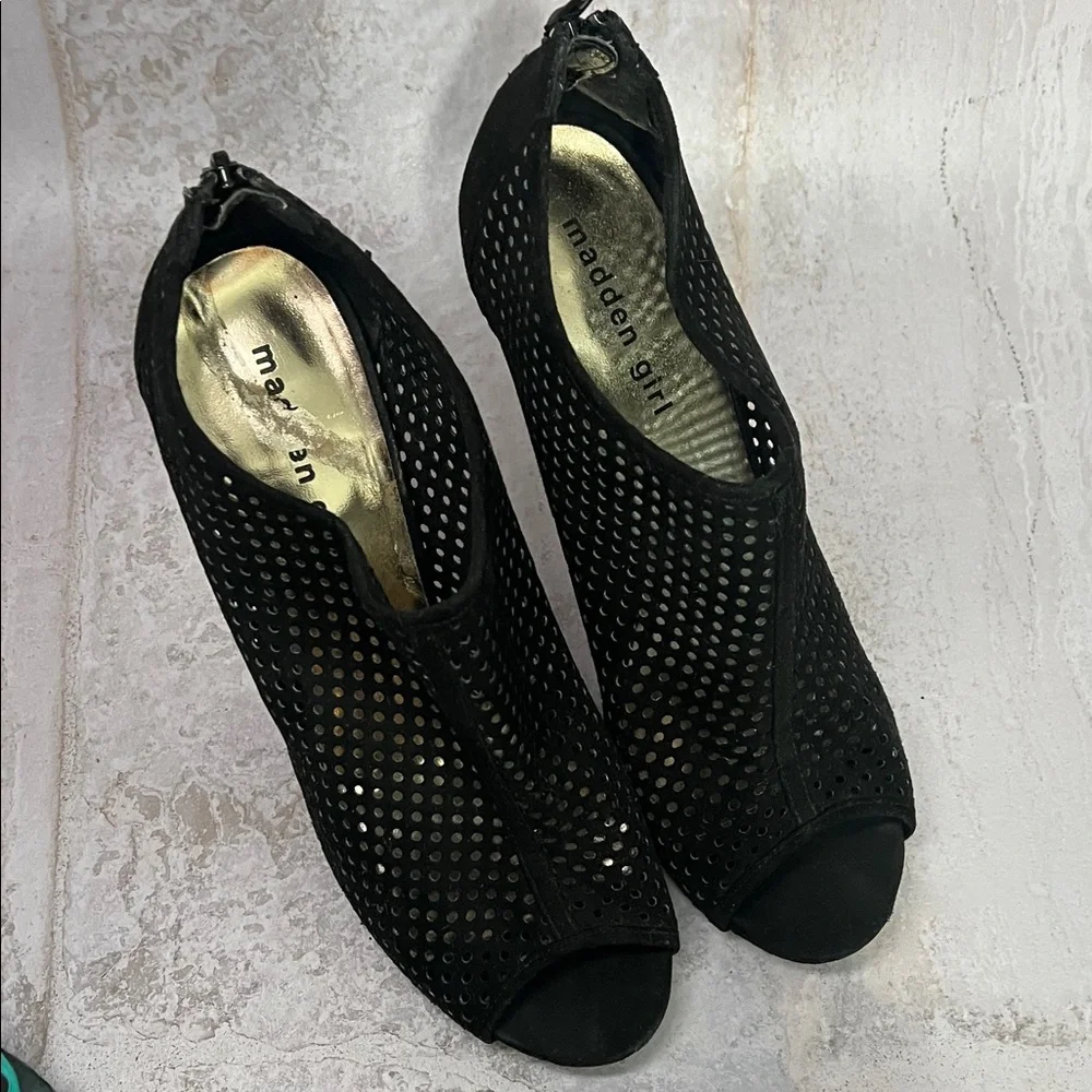 Madden Girl Renzo Black Peep Toe Pumps 9.5